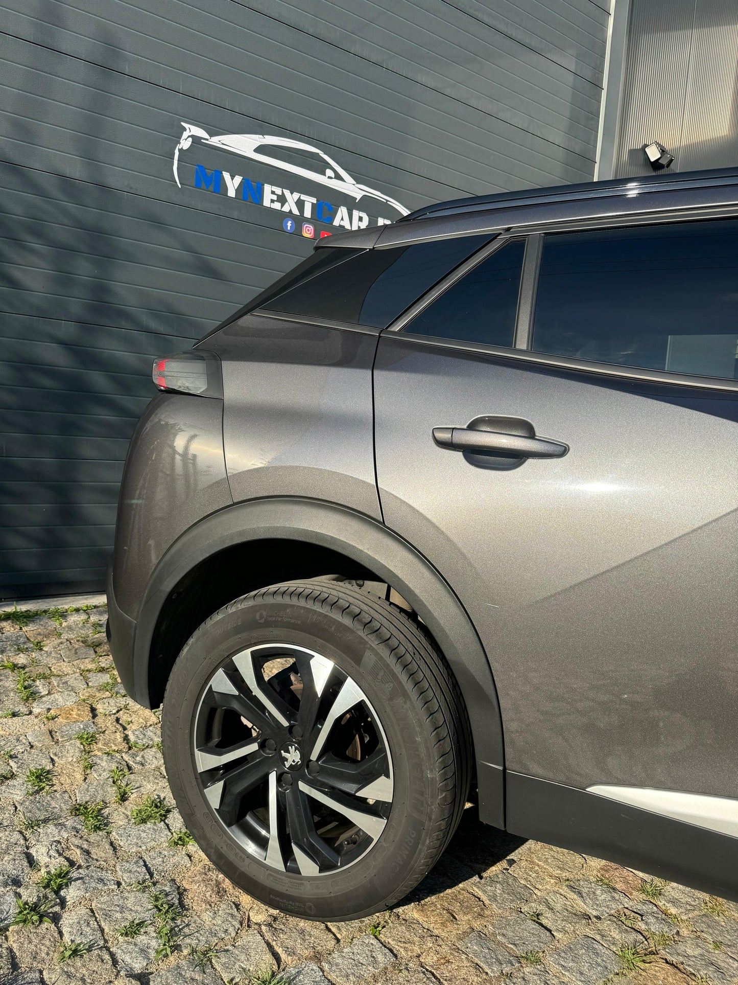 Peugeot 2008 1.5 BlueHDI *Automático*